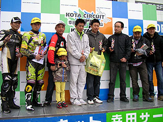2011 KM耐　4stクラス　入賞チーム